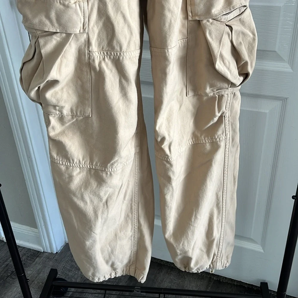Aritzia Tna Supply Cargo Pant in Beige Size 00 Short - Picture 6 of 11